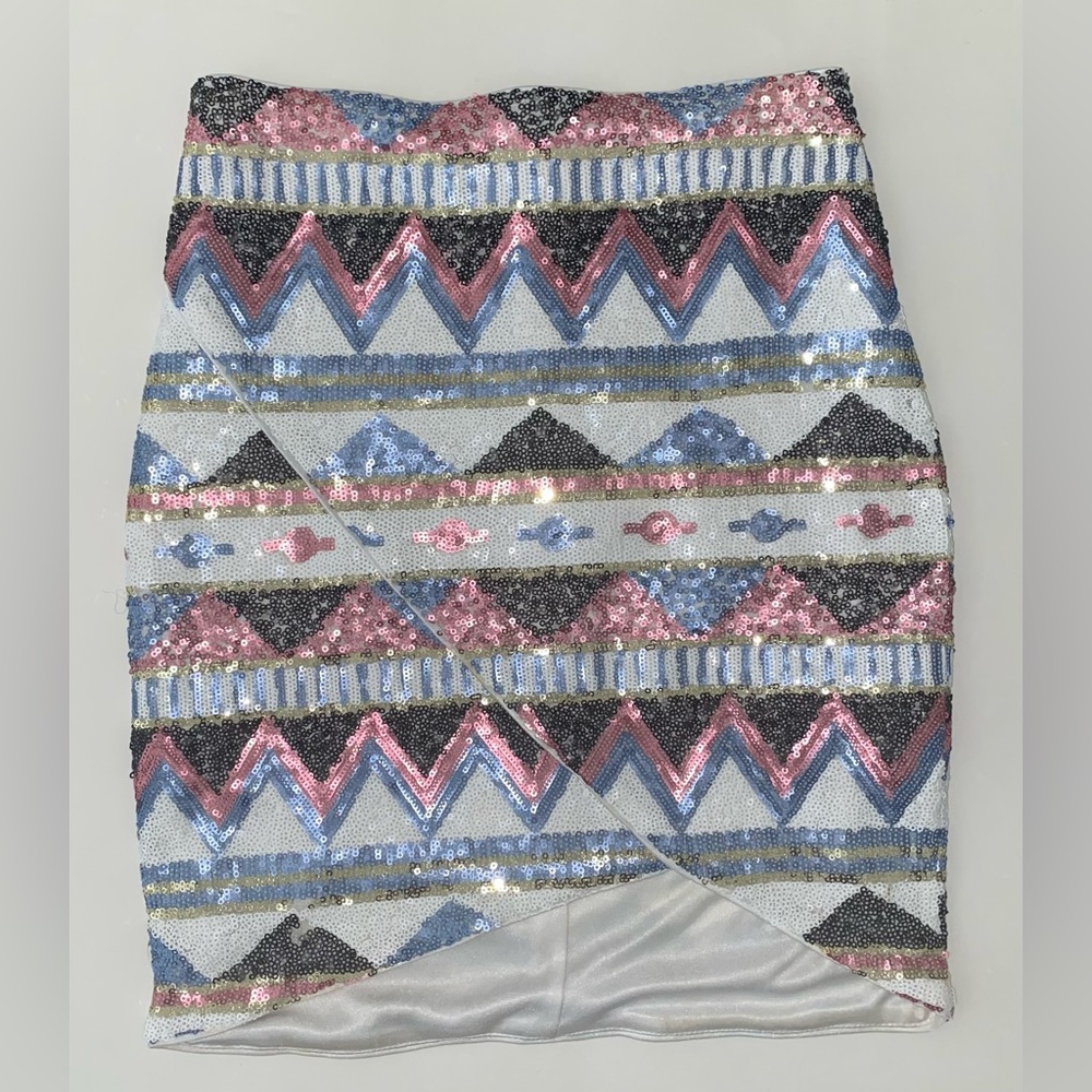 BEBE Tulip Hem Sequins Skirt XXS